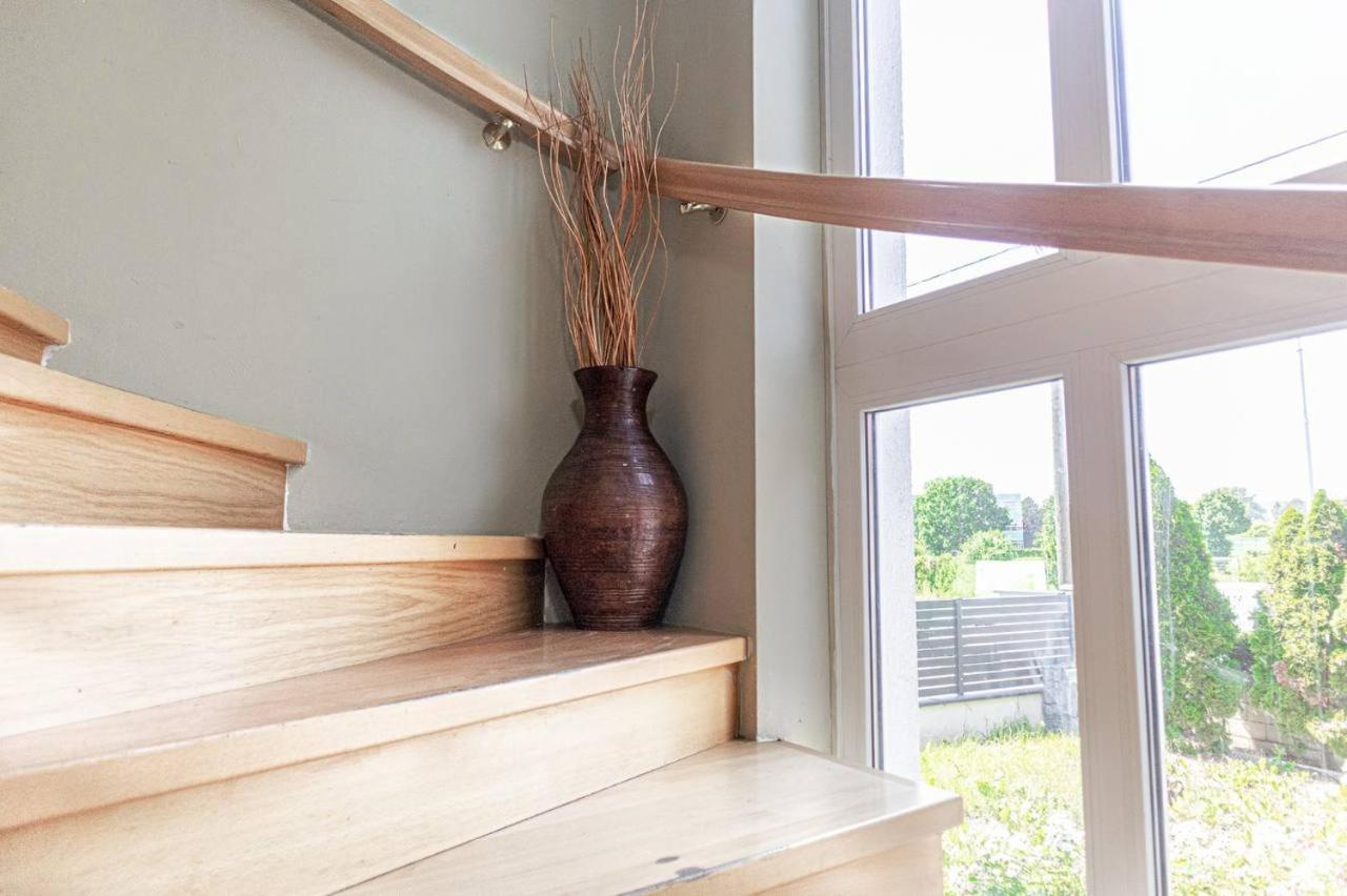 Comfortable Rooms In A Beautiful House Gd Wina Bagian luar foto