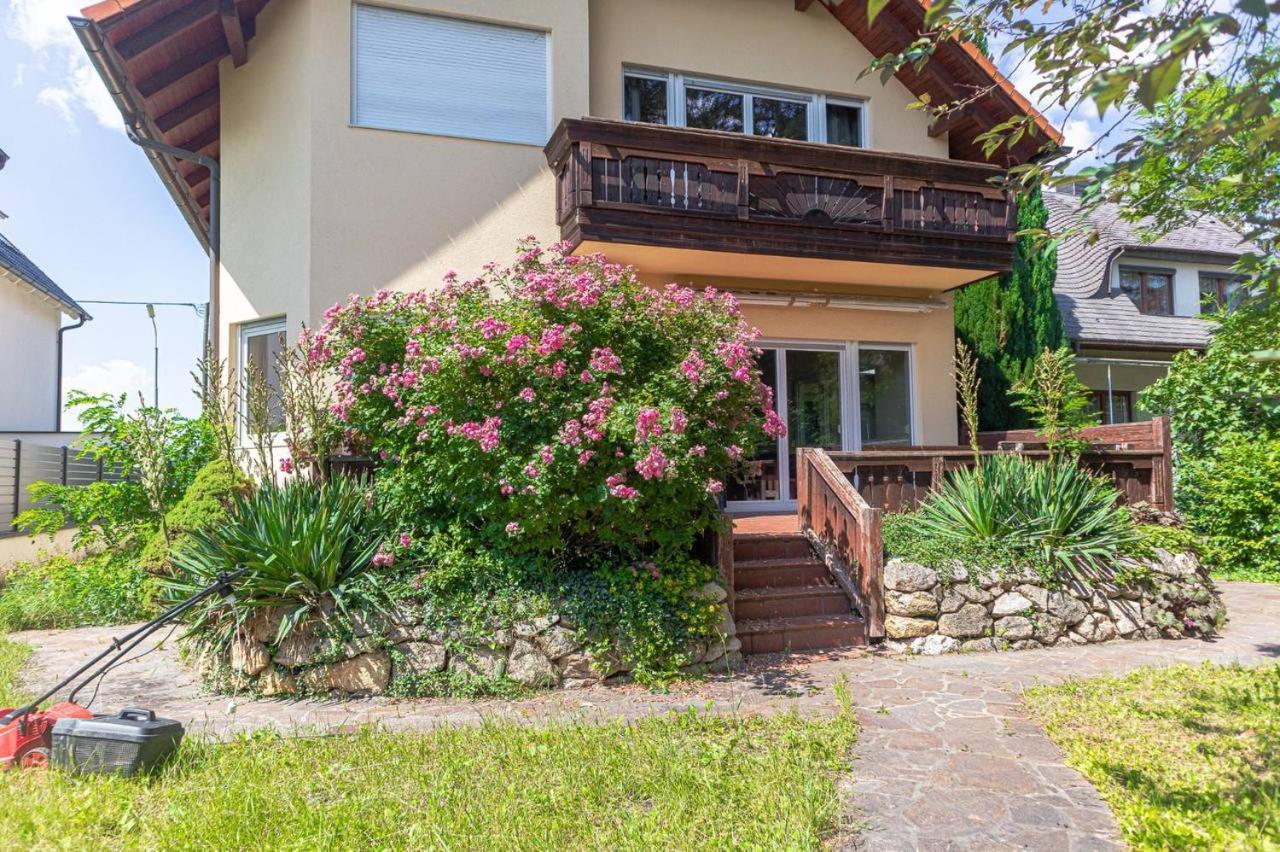 Comfortable Rooms In A Beautiful House Gd Wina Bagian luar foto
