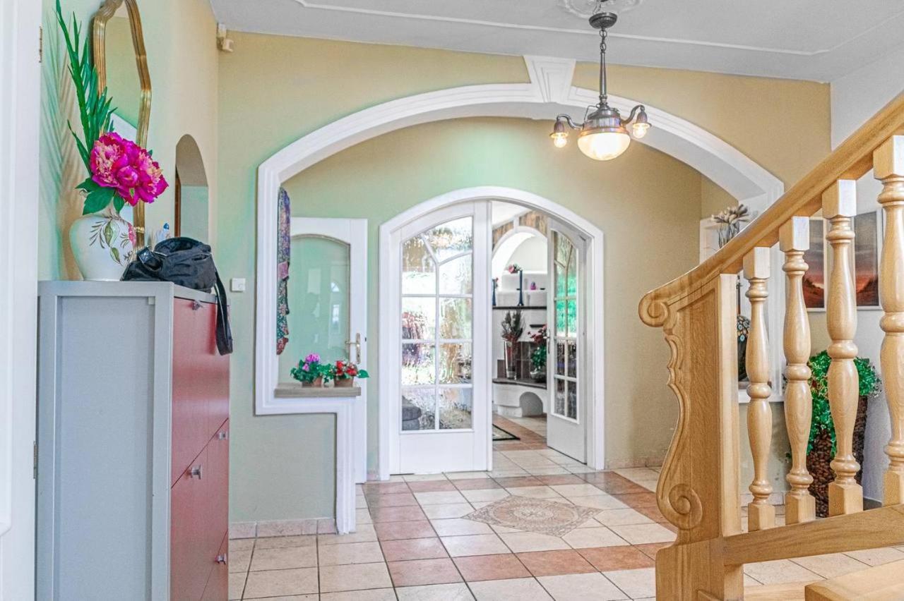 Comfortable Rooms In A Beautiful House Gd Wina Bagian luar foto
