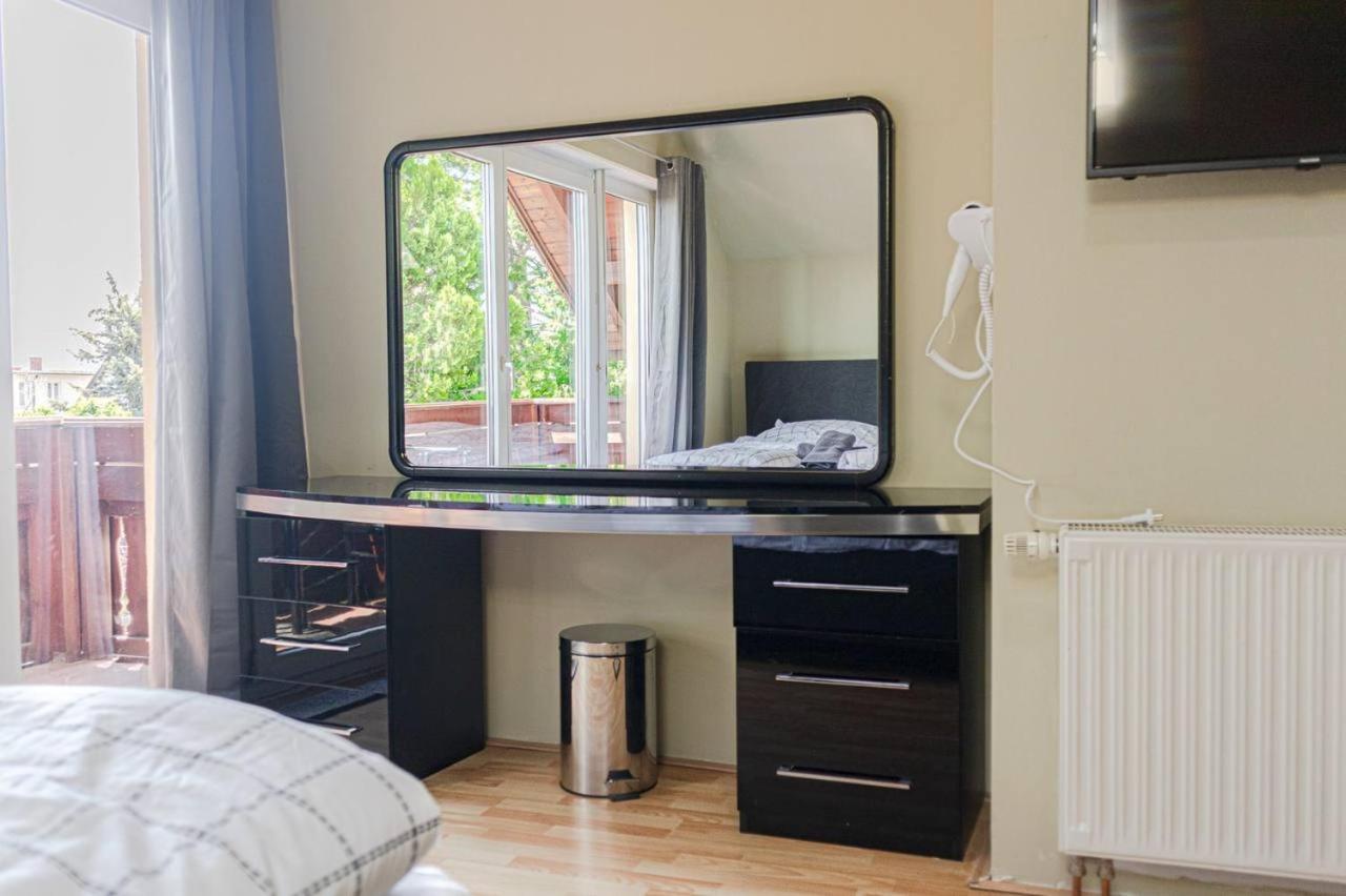 Comfortable Rooms In A Beautiful House Gd Wina Bagian luar foto